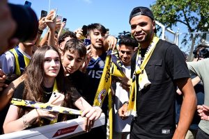 Fenerbahçe'nin Yeni Golcüsü Youssef En-Nesyri İstanbul'da