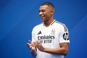 Kylian Mbappe Resmen Real Madrid'de: Santiago Bernabeu'da Görkemli İmza Töreni